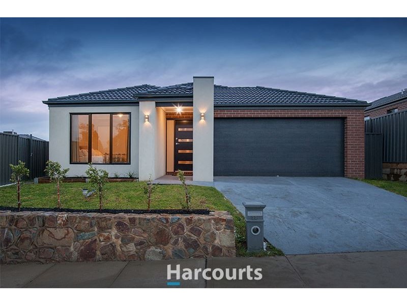 32 Constance Way, Pakenham VIC 3810