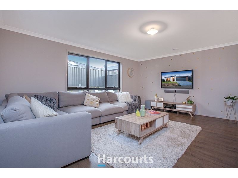 32 Constance Way, Pakenham VIC 3810