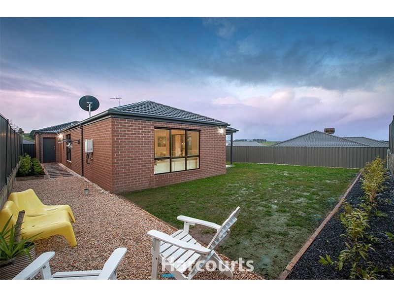 32 Constance Way, Pakenham VIC 3810