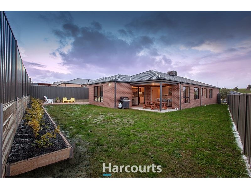 32 Constance Way, Pakenham VIC 3810