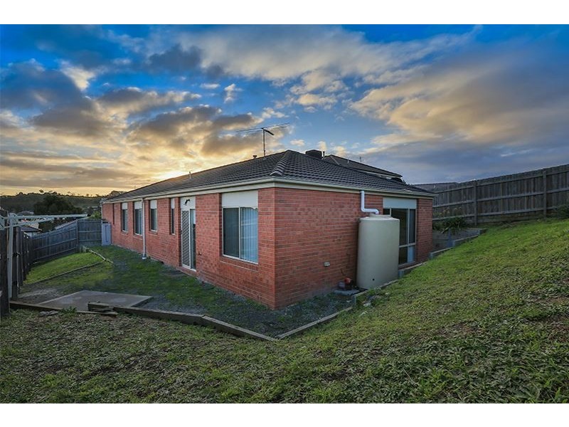 15 Yellow Gum Drive, Pakenham VIC 3810