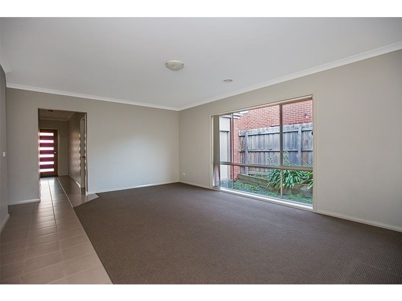 15 Yellow Gum Drive, Pakenham VIC 3810