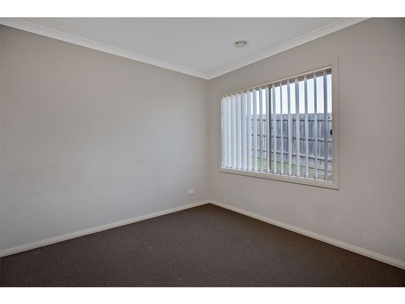 15 Yellow Gum Drive, Pakenham VIC 3810