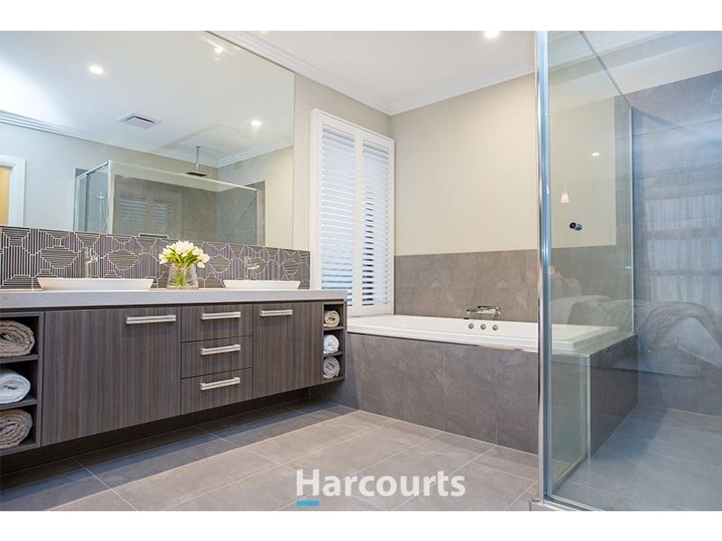 9 Tahoe Circuit, Pakenham VIC 3810