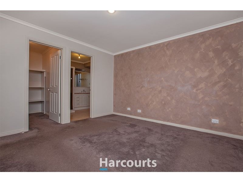 11 Justin Place, Pakenham VIC 3810