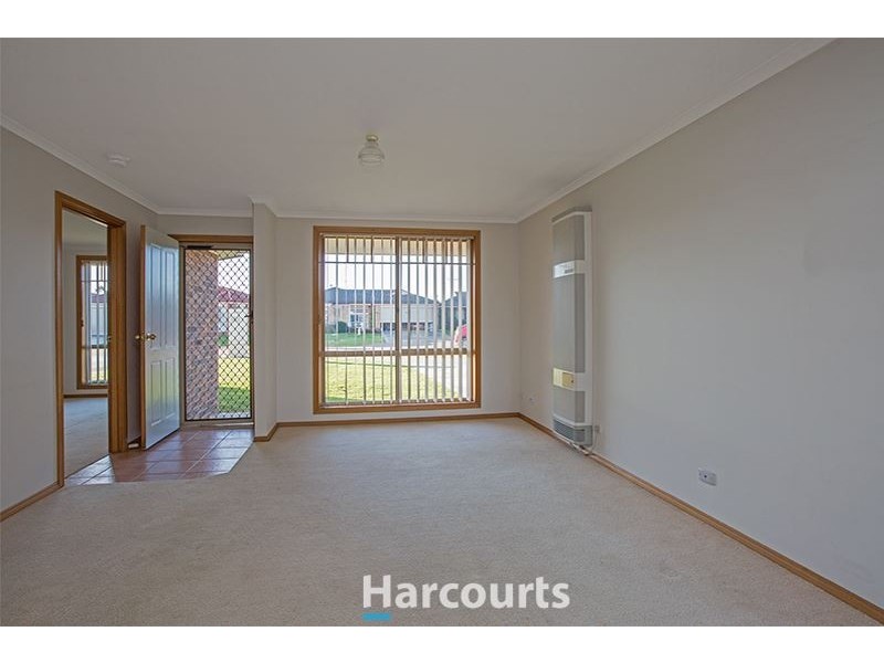 10 Rossi Close, Pakenham VIC 3810