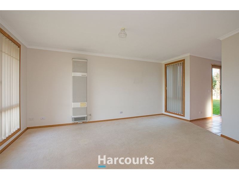 10 Rossi Close, Pakenham VIC 3810