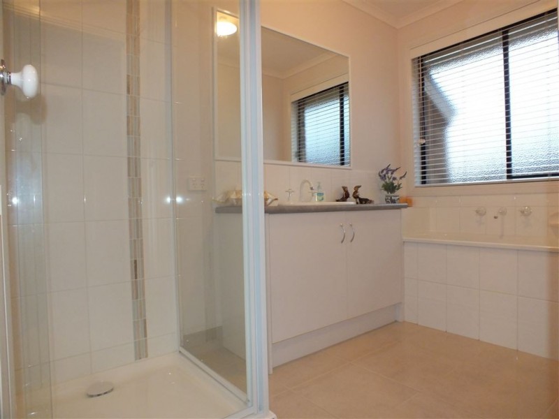 23 Ayesha Rise, Pakenham VIC 3810