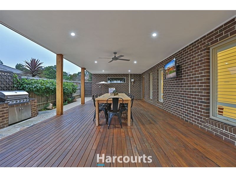 16 Landy Circuit, Pakenham VIC 3810