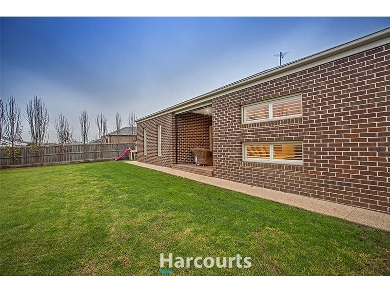 16 Landy Circuit, Pakenham VIC 3810