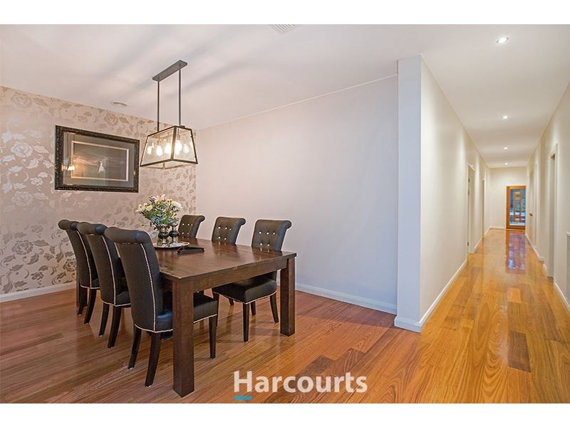 16 Landy Circuit, Pakenham VIC 3810