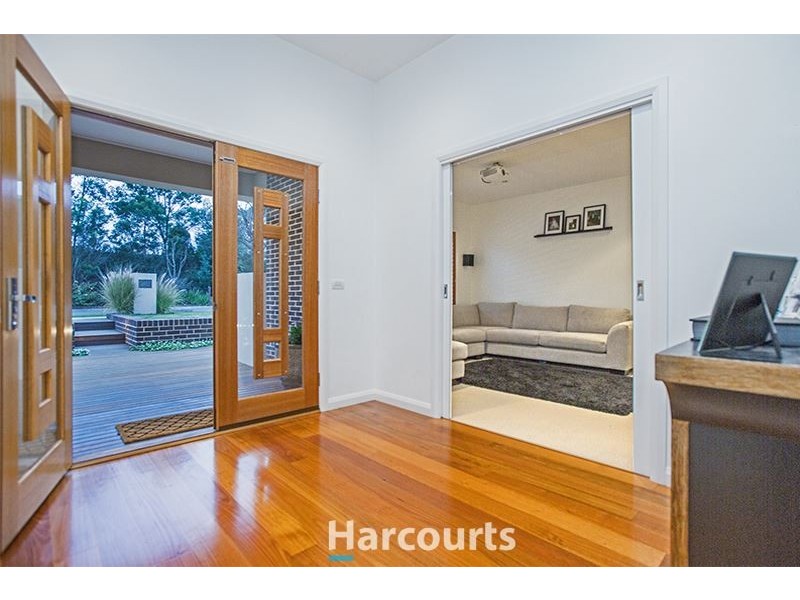 16 Landy Circuit, Pakenham VIC 3810