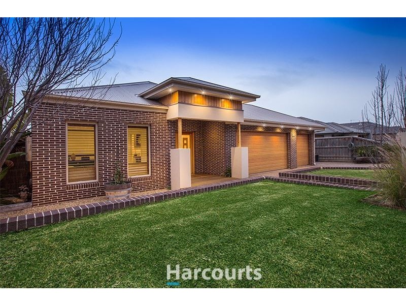 16 Landy Circuit, Pakenham VIC 3810