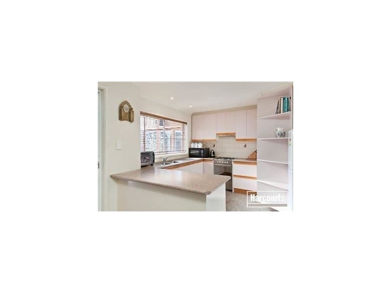 14 Gullquist Way, Pakenham VIC 3810