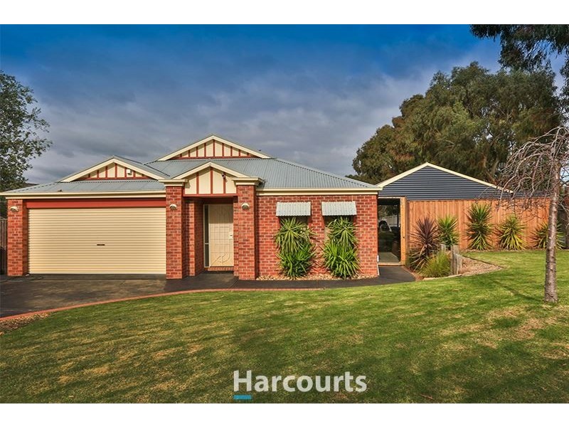 7 Overland Rise, Pakenham VIC 3810