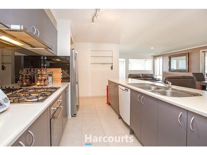 7 Overland Rise, Pakenham VIC 3810