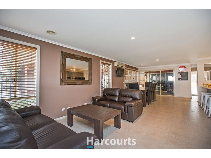7 Overland Rise, Pakenham VIC 3810