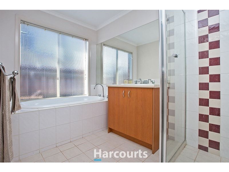 7 Overland Rise, Pakenham VIC 3810