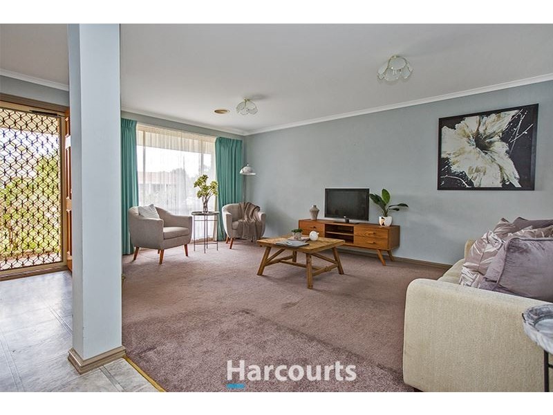 34 Thomas Place, Pakenham VIC 3810