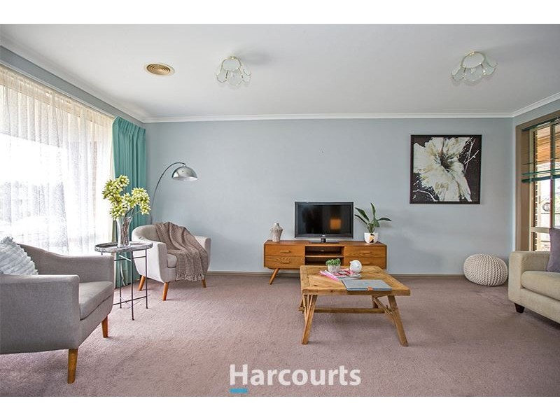34 Thomas Place, Pakenham VIC 3810