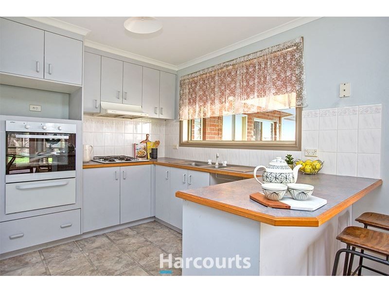 34 Thomas Place, Pakenham VIC 3810