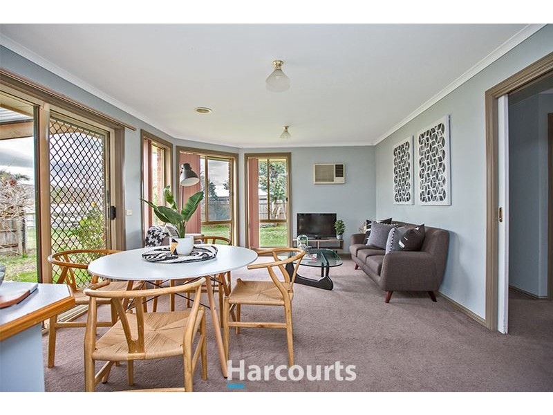 34 Thomas Place, Pakenham VIC 3810