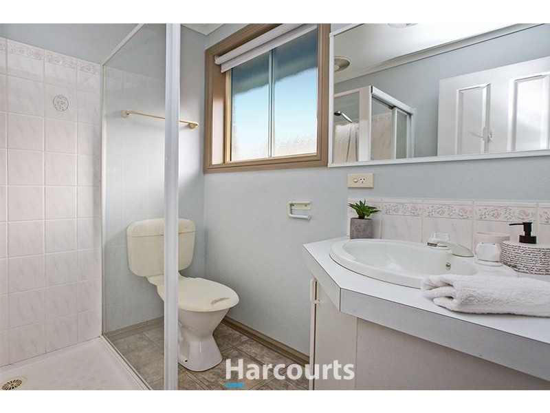 34 Thomas Place, Pakenham VIC 3810