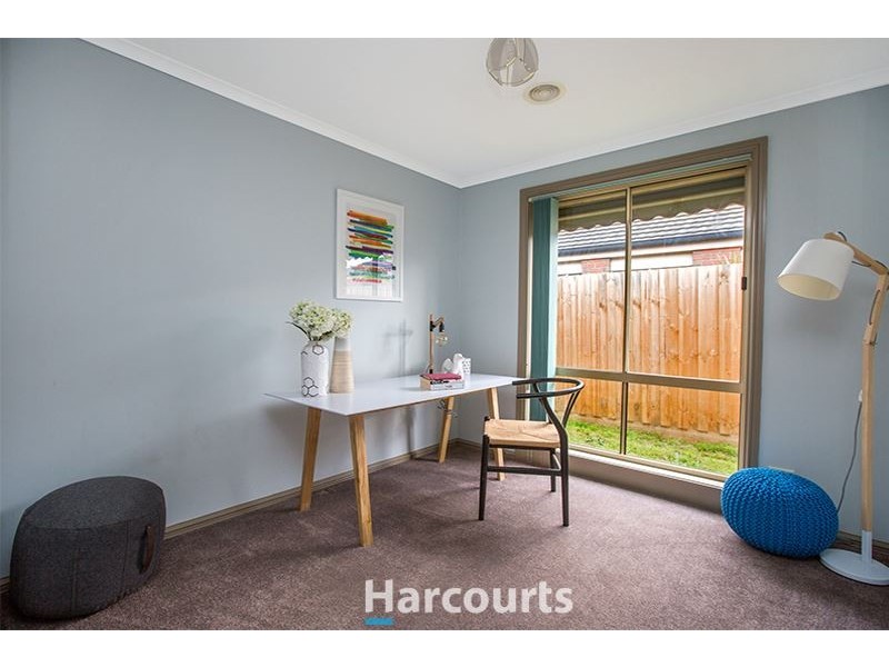 34 Thomas Place, Pakenham VIC 3810