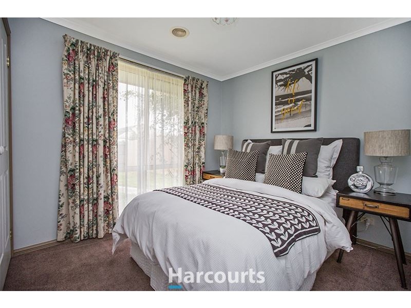 34 Thomas Place, Pakenham VIC 3810