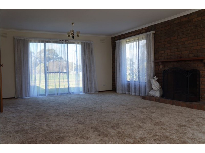 215 McCraws  Road, Nar Nar Goon VIC 3812