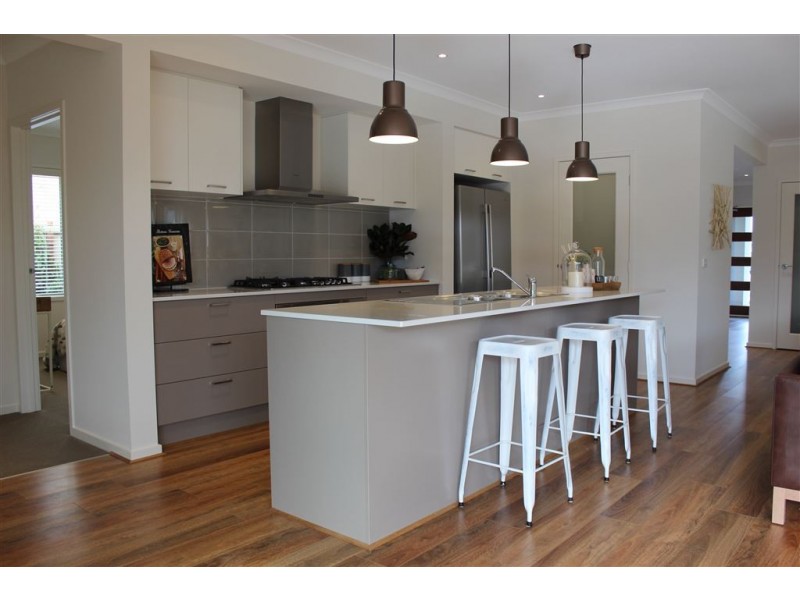 10 Hardwick Place, Officer VIC 3809