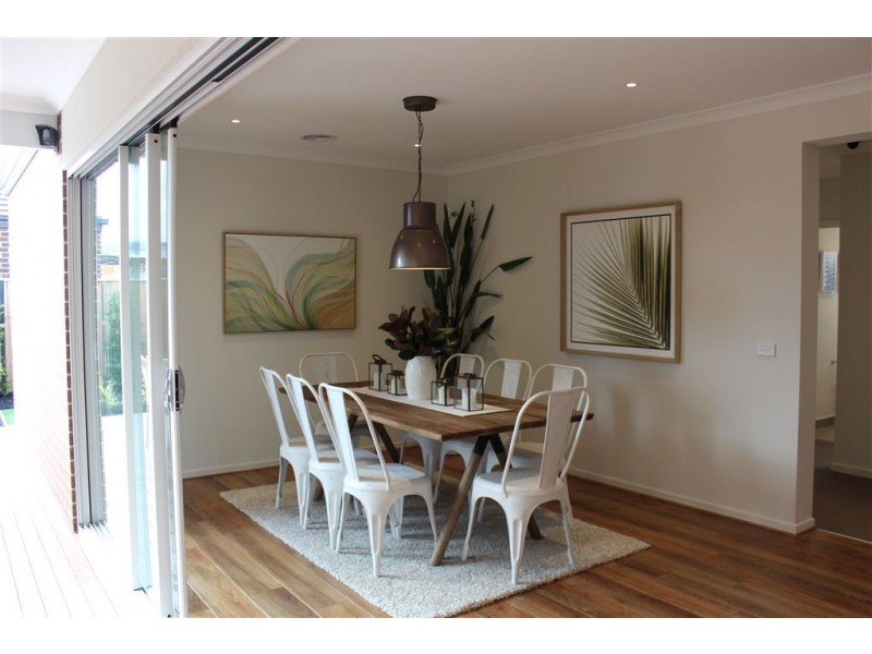 10 Hardwick Place, Officer VIC 3809