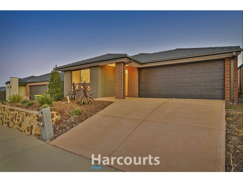 30 Constance Way, Pakenham VIC 3810