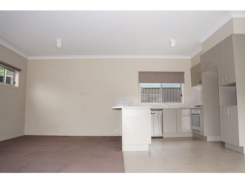 5 Sinclair Walk, Pakenham VIC 3810