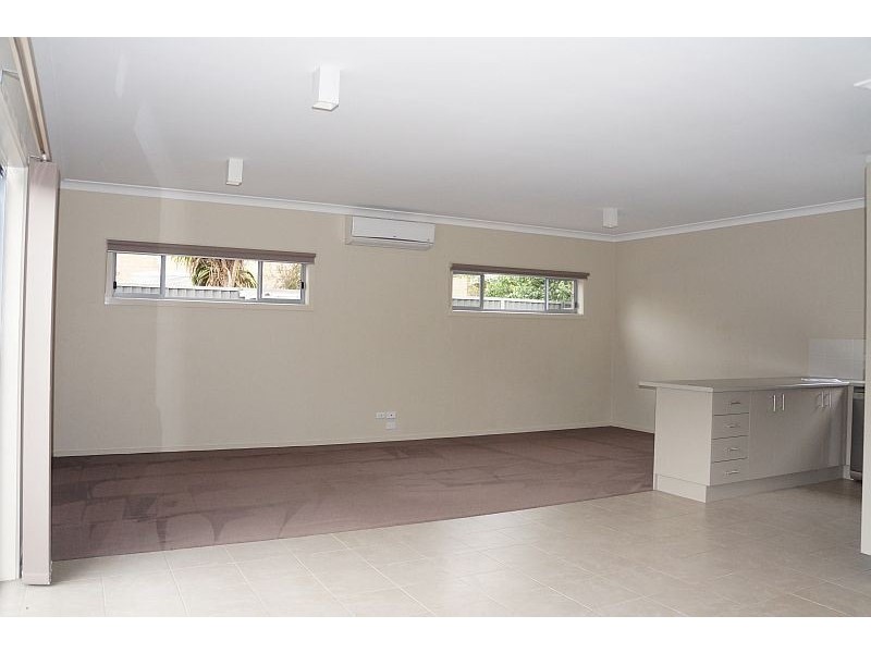 5 Sinclair Walk, Pakenham VIC 3810