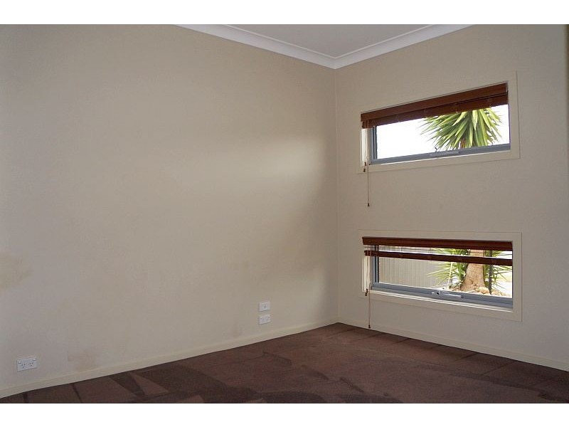 5 Sinclair Walk, Pakenham VIC 3810