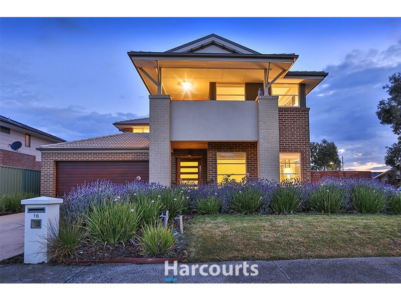 16 Bluestone Street, Pakenham VIC 3810