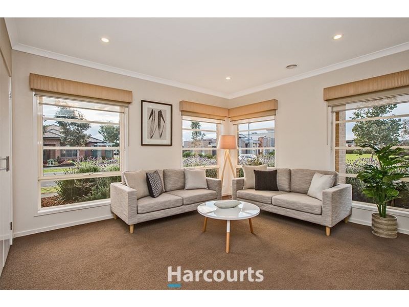 16 Bluestone Street, Pakenham VIC 3810