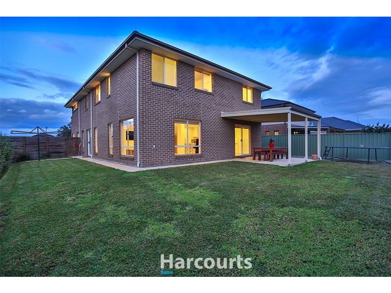 16 Bluestone Street, Pakenham VIC 3810