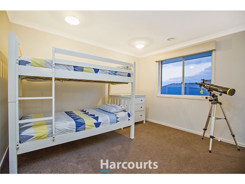 16 Bluestone Street, Pakenham VIC 3810