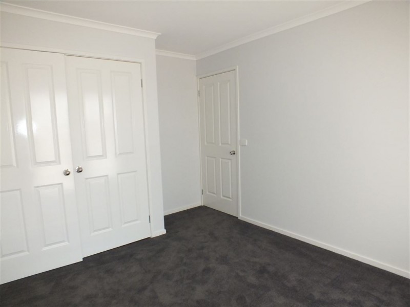 77 Henry Road, Pakenham VIC 3810