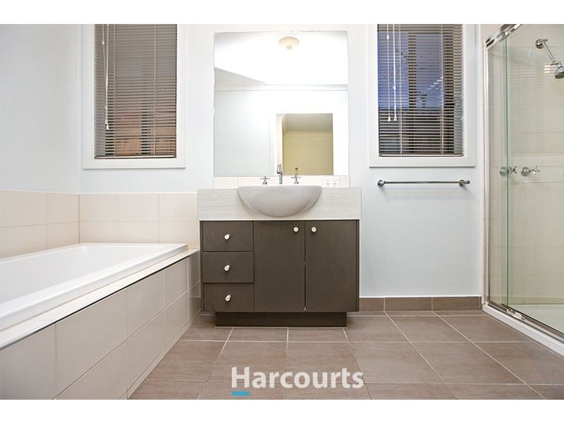 18 Glen Vista Road, Pakenham VIC 3810