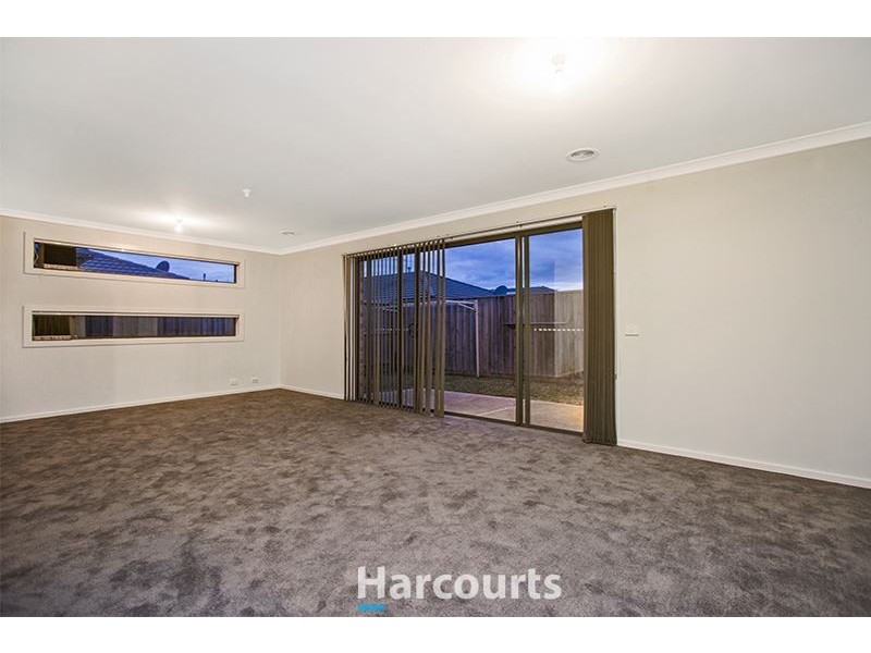 18 Glen Vista Road, Pakenham VIC 3810