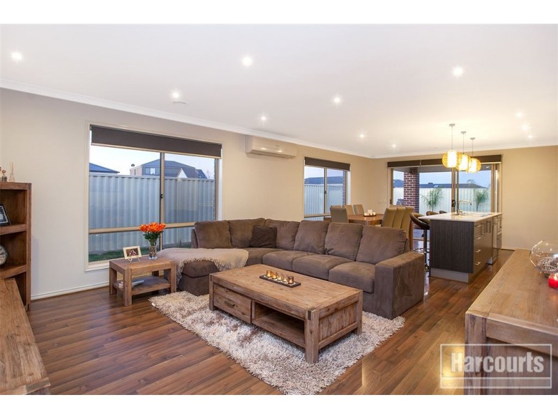 4 Muscari Drive, Pakenham VIC 3810