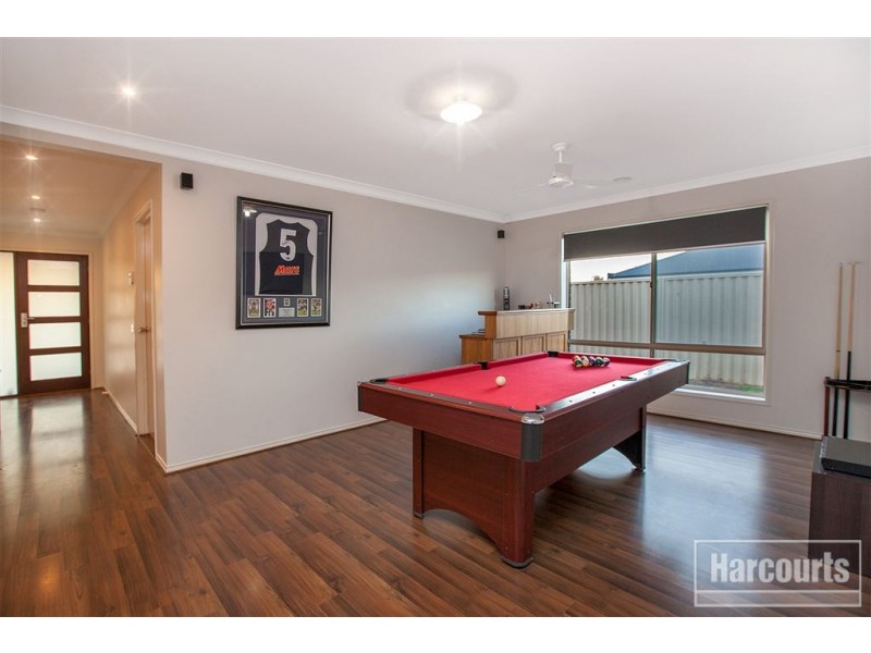 4 Muscari Drive, Pakenham VIC 3810