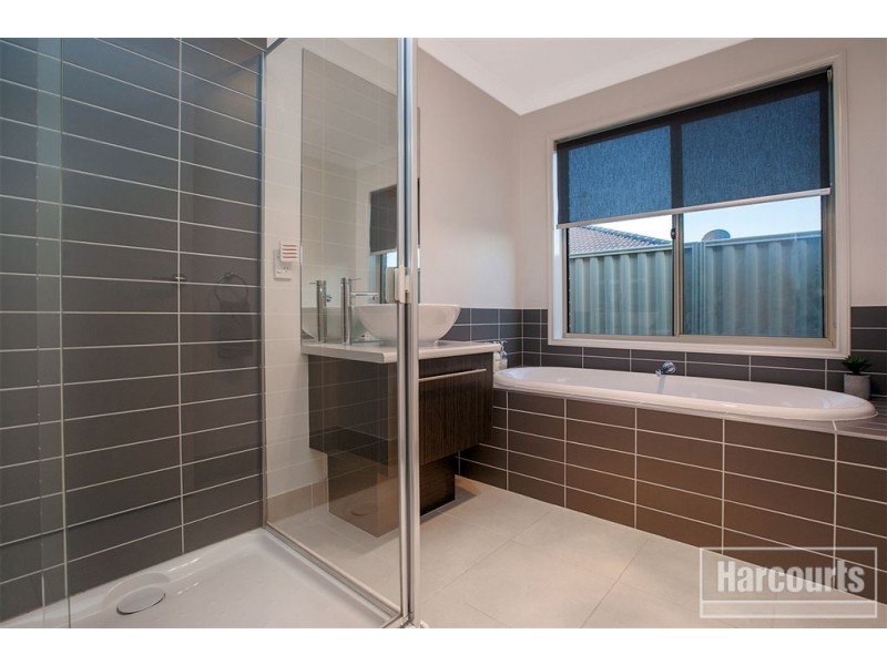 4 Muscari Drive, Pakenham VIC 3810