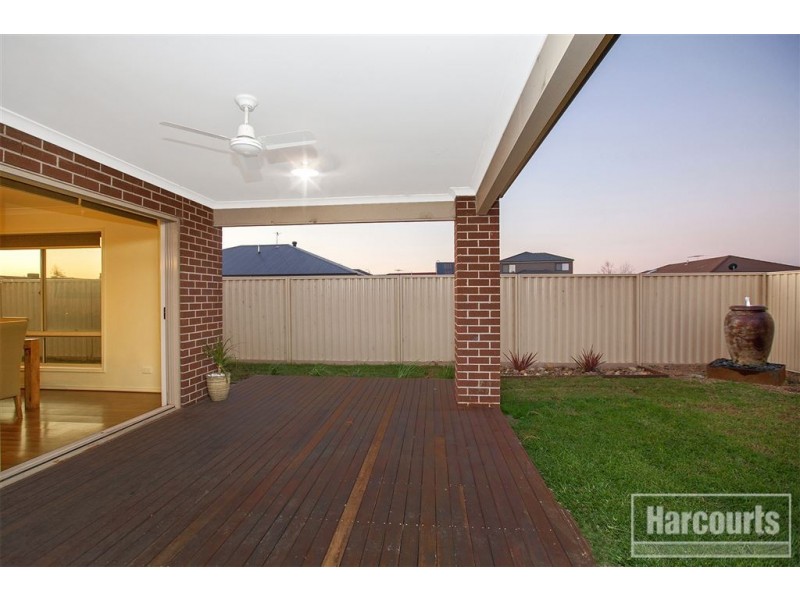 4 Muscari Drive, Pakenham VIC 3810
