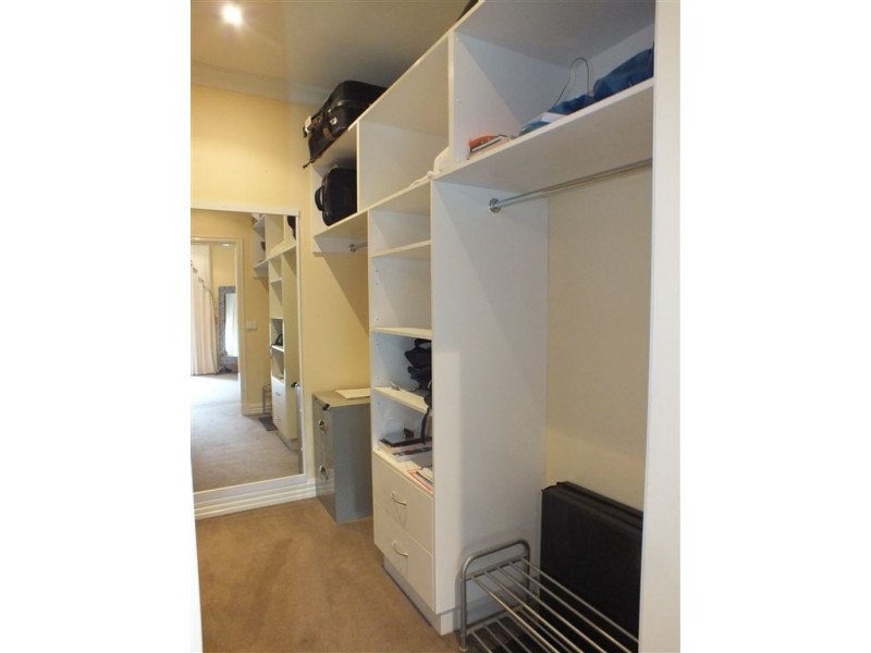 18 Highland Drive, Pakenham VIC 3810