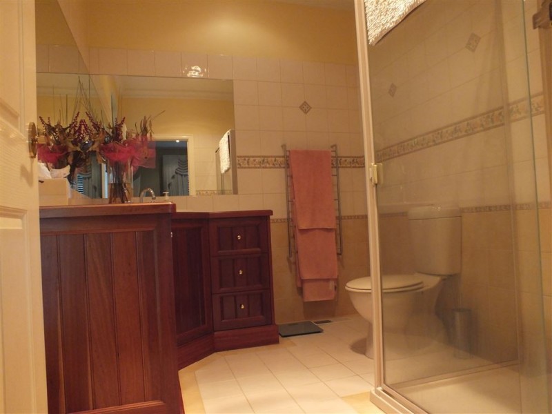 18 Highland Drive, Pakenham VIC 3810