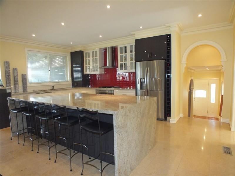 18 Highland Drive, Pakenham VIC 3810